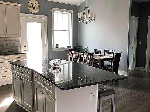 Island- dining area