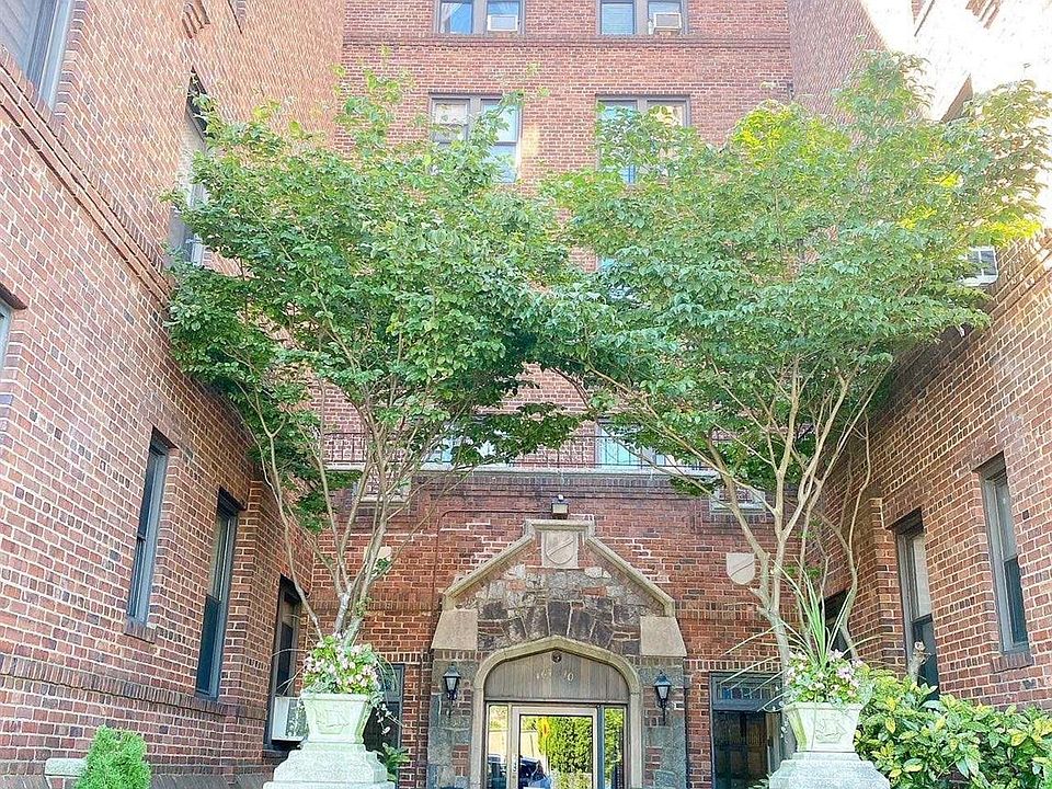 1st image of 167-10 Crocheron Avenue #6G