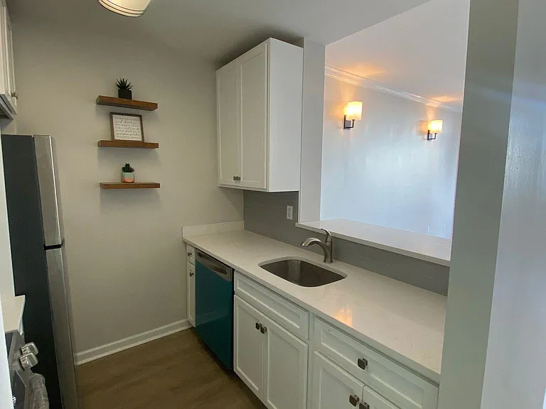 20 2nd St #2511 — Photo 6