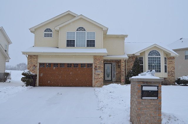1st image of 909 Laura Ln