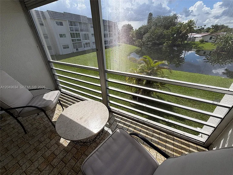 8135 Sunrise Lakes Blvd #210 — Photo 31