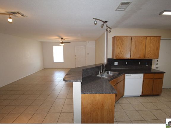 3rd image of 2706 Lucille Dr #B