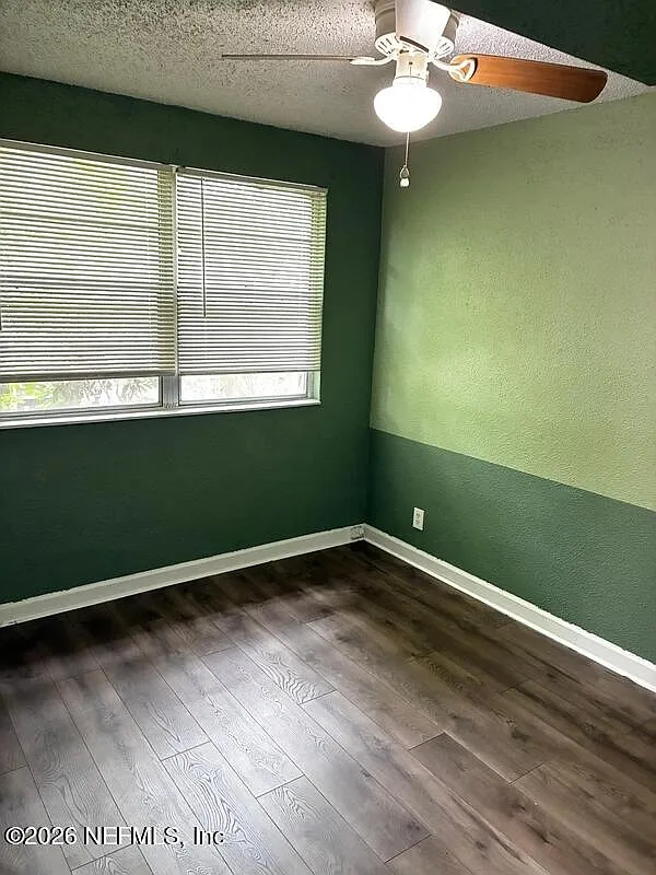 2 bed, 1.0 bath, 2808 sqft, $800 — Photo 3