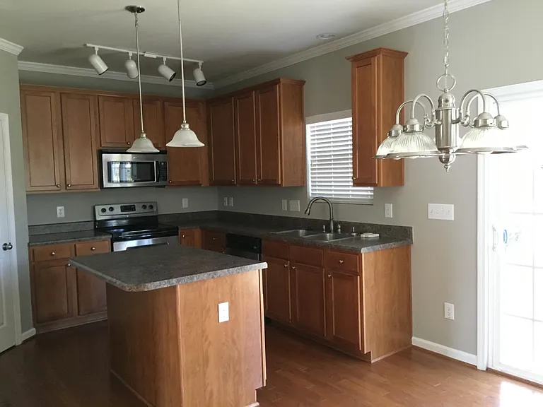 257 Hampshire Downs Dr — Photo 7