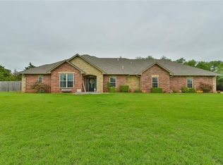 1700 Corbin Ln, Weatherford, OK 73096