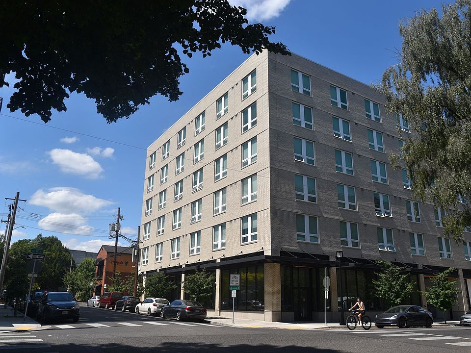 Building Photo 5
