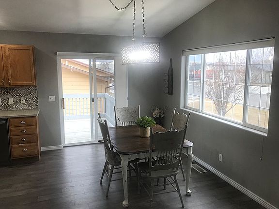 5th image of 3526 Lynn Ave