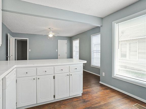 5th image of 3132 Greene Ave