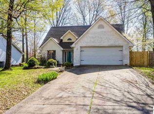 135 Greenway Chase, Paducah, KY 42001