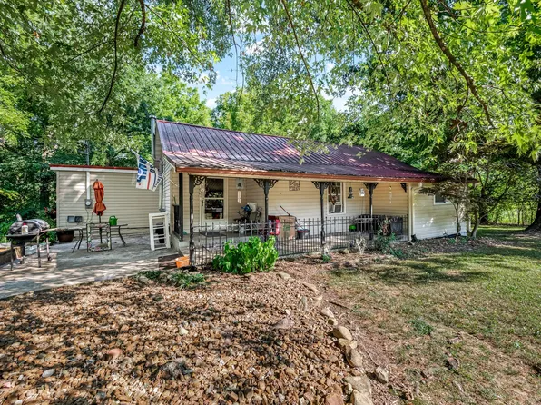 81 Pleasant Grove Ln, Estill Springs, TN 37330