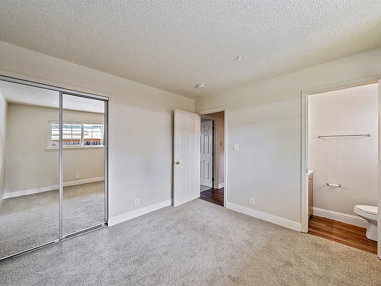 Mountain View Apartments — Photo 36