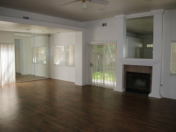3rd image of 1549 E Laura Ave