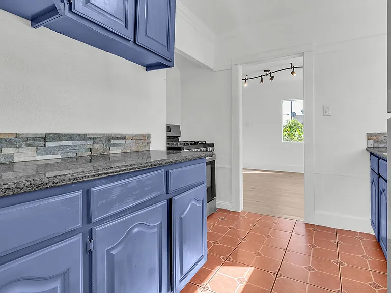 2819 Exposition Pl — Photo 17