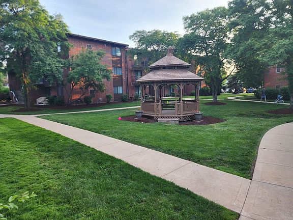 5th image of 1100 Grove Ave #13