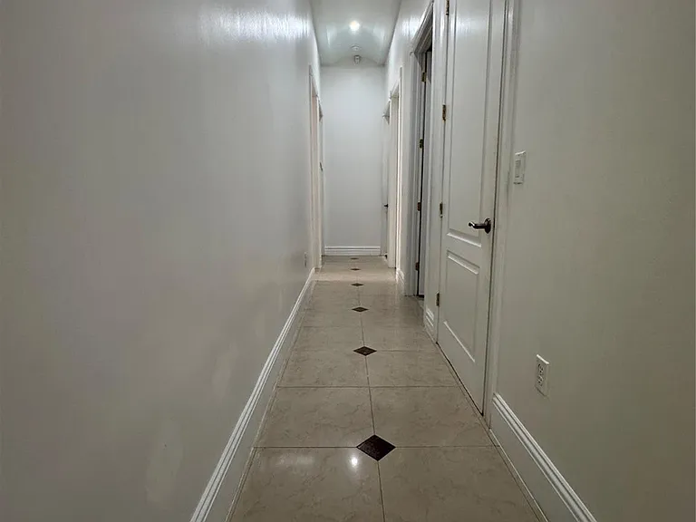5981 SW 37th Ter — Photo 12