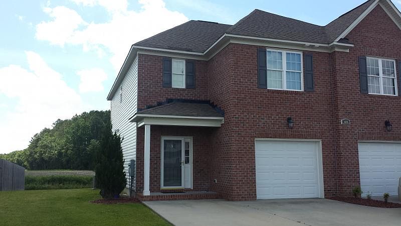 1st image of 405 S Pointe Dr