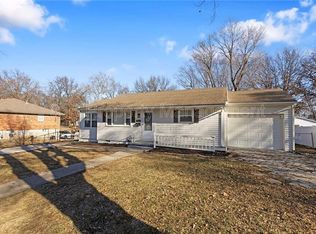 609 SE Florence Ave, Lees Summit, MO 64063