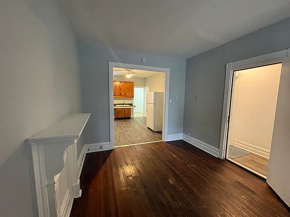 3rd image of 863 Queen St #1