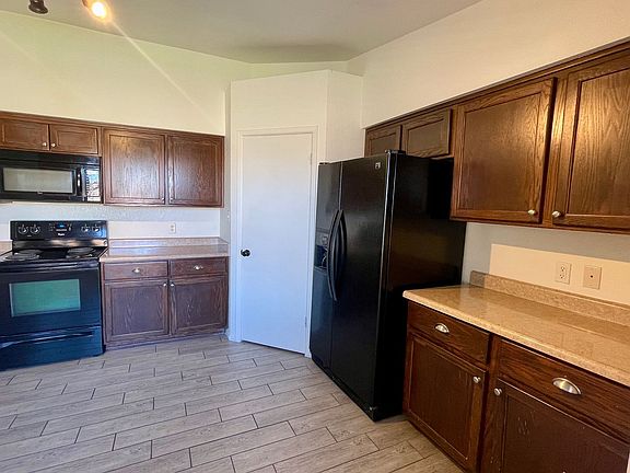 5th image of 4101 S Buckthorn Dr