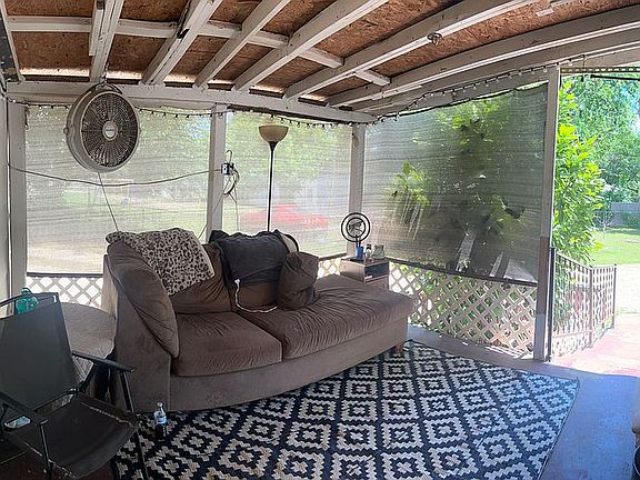 Screened back porch 