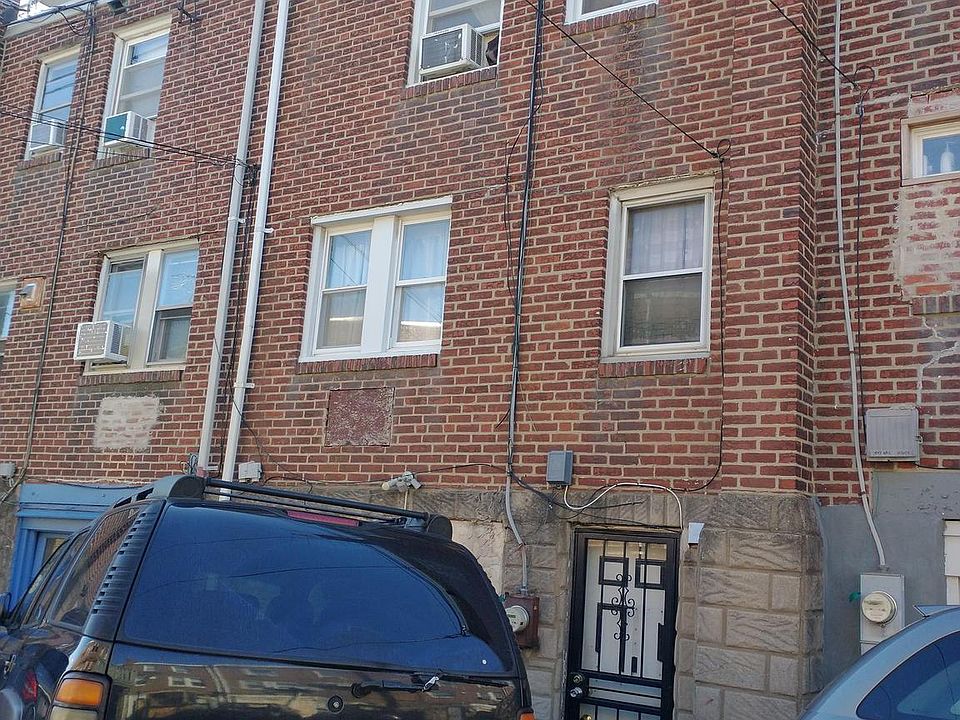2nd image of 3945 Elsinore St