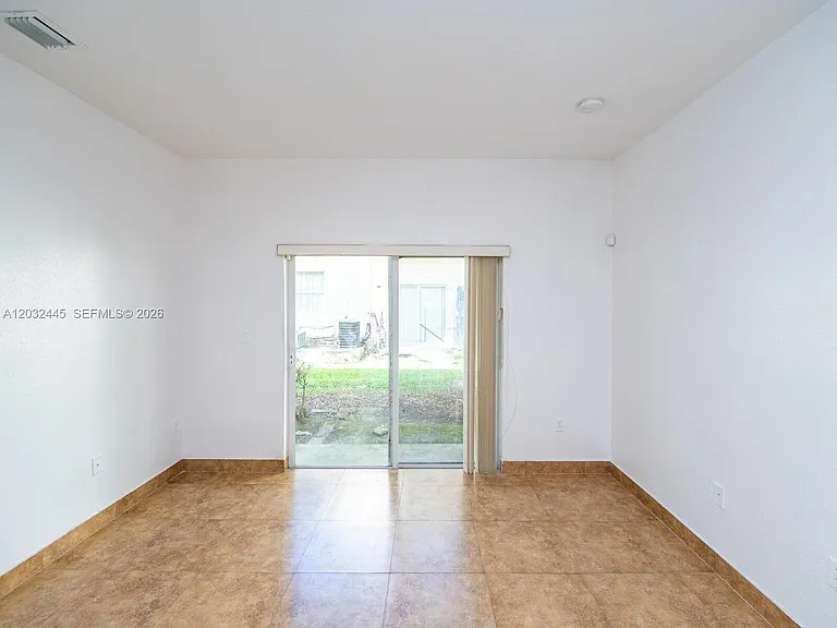 1663 SE 27th Dr #108 — Photo 11