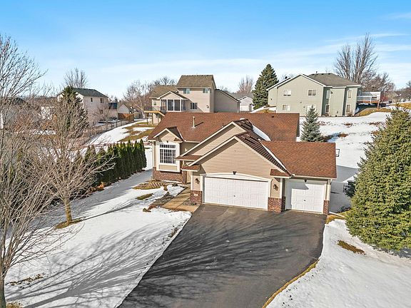 3rd image of 4405 Mazula Ct NE