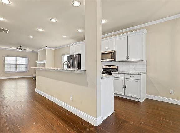 2nd image of 735 Mulberry Ct