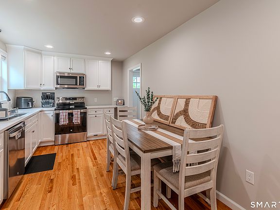 2nd image of 50 Garfield Avenue
