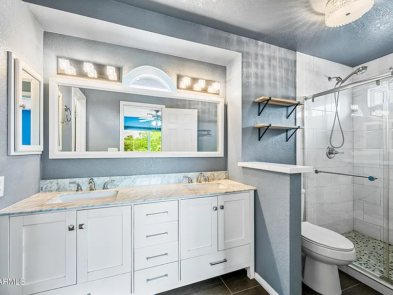 610 N Rosemont Cir — Photo 31