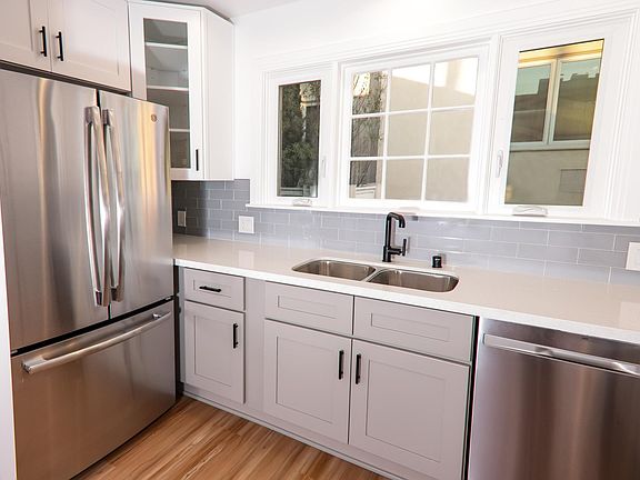 4th image of 625 Garnet St
