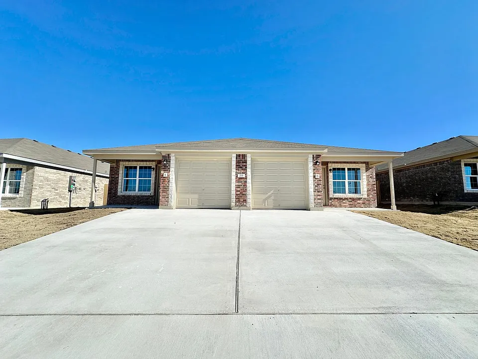 213 Dolphin Dr
