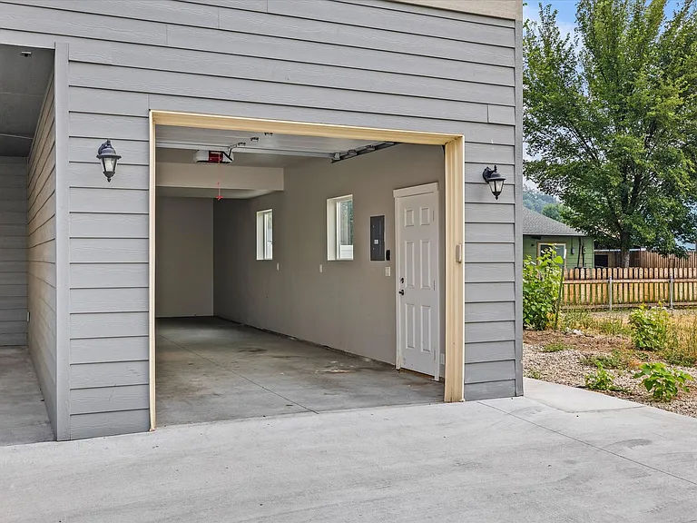 352 E Idaho St — Photo 31