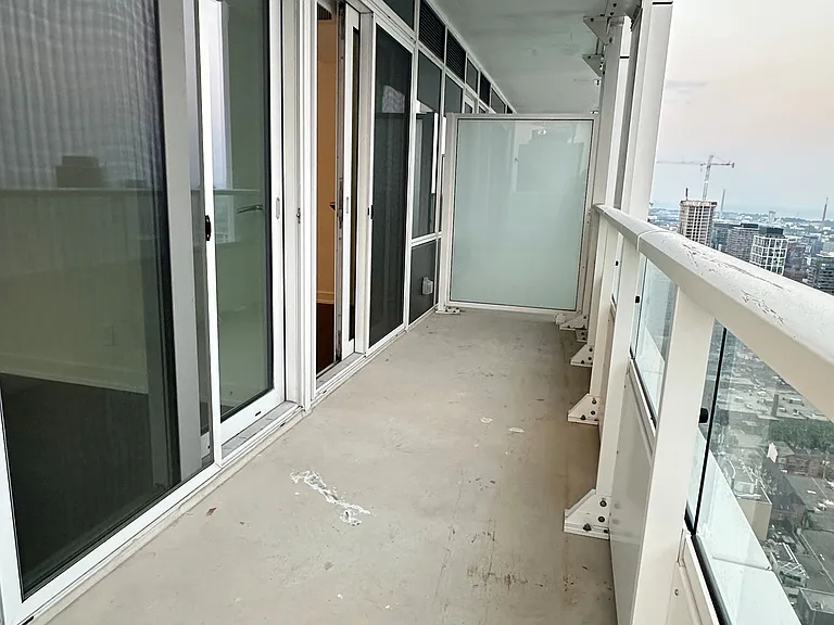 88 Queen St E #3910 — Photo 20