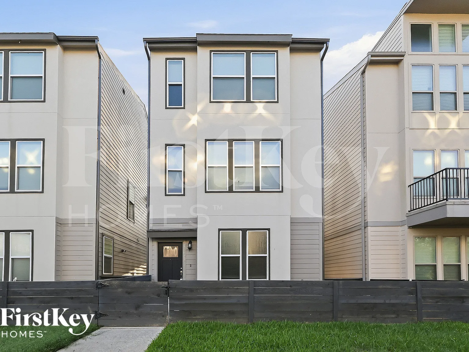 4 bed, 4.0 bath, 2013 sqft, $2,460 — Photo 1