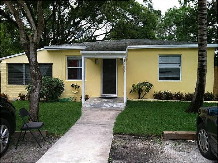 1st image of 1317 SW 31st St