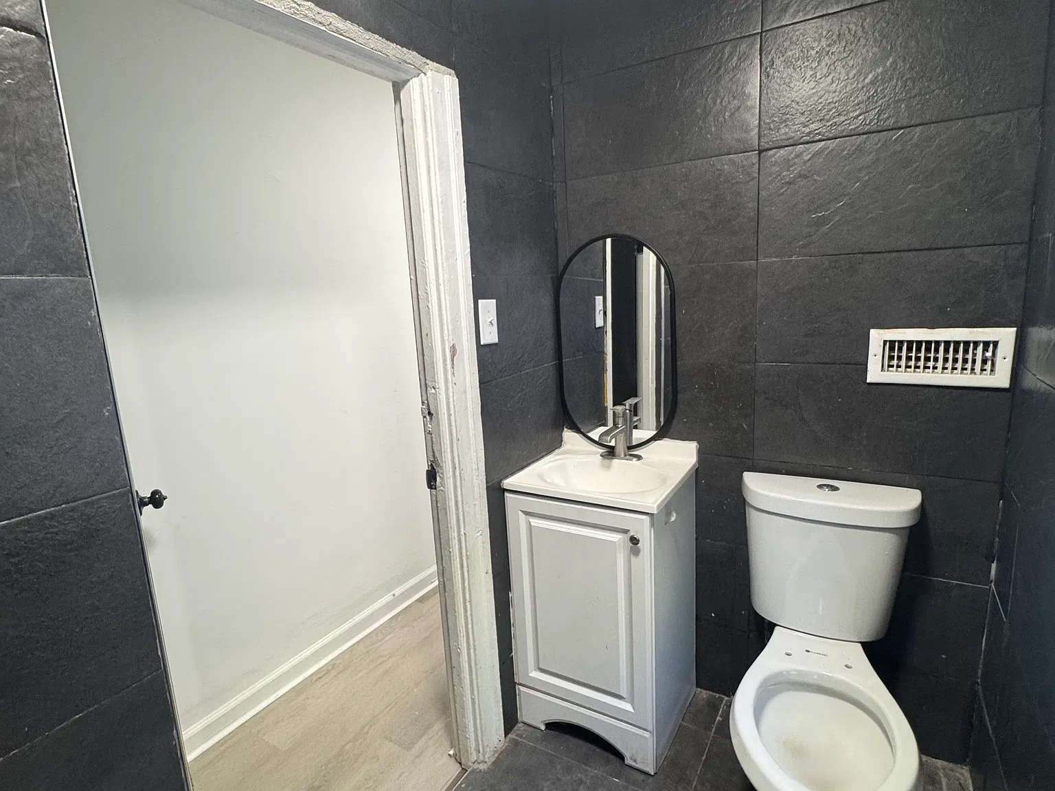 5 bed, 1250 sqft, $1,450 — Photo 4