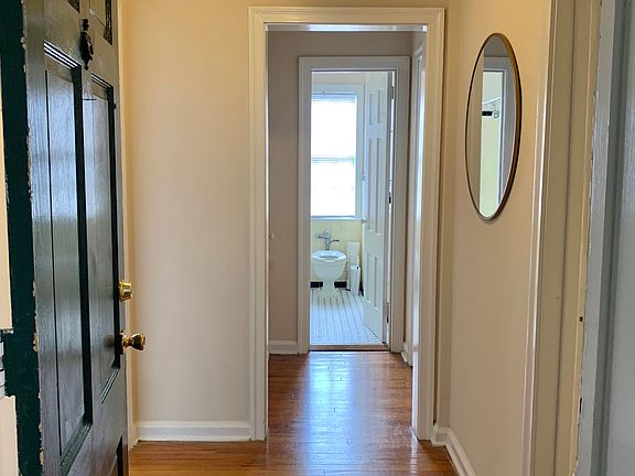 4th image of 2841 Thornhill Rd