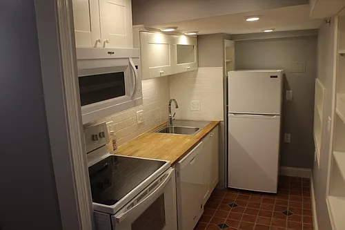 49 Brimmer St #10 Photo 1