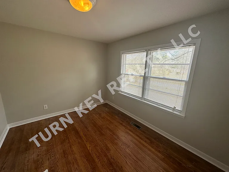 1218 Colonial Ave — Photo 7