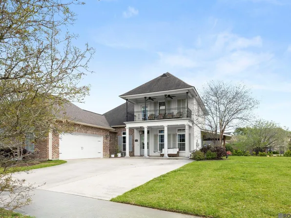 3755 Club View Ct, Zachary, LA 70791