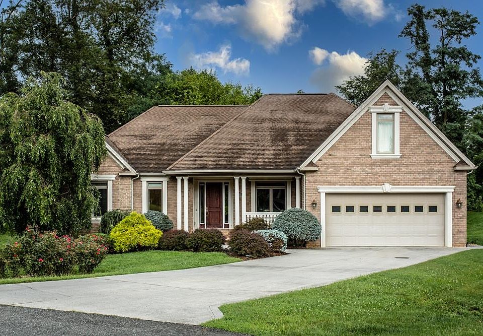 1st image of 3200 Danbury Ct