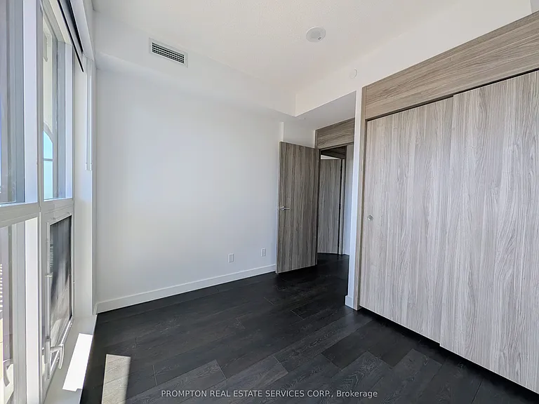 18 Esther Shiner Blvd #2909 — Photo 15