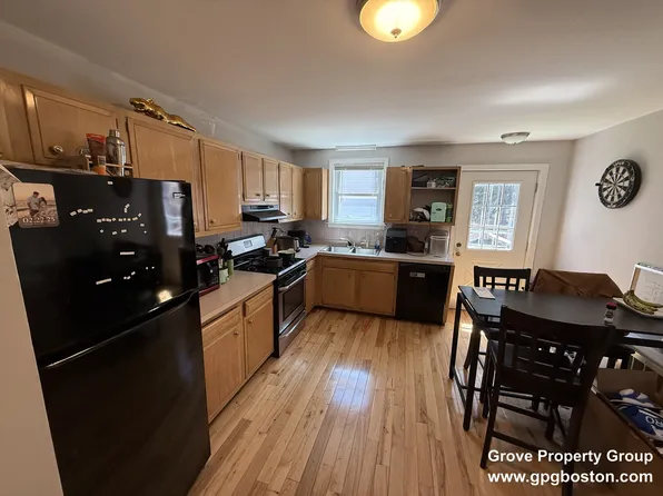 621 E 5th St #3, Boston, MA 02127