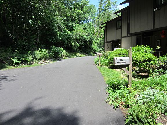 3rd image of 24200 Woodridge Cir #C