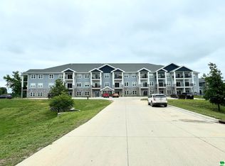 201 Sunrise Park Rd #204, Storm Lake, IA 50588
