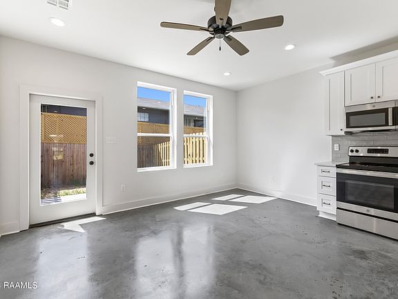 5th image of 508 Highland Oaks Ln