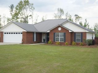 4744 Meadowview Rd, Marianna, FL 32446