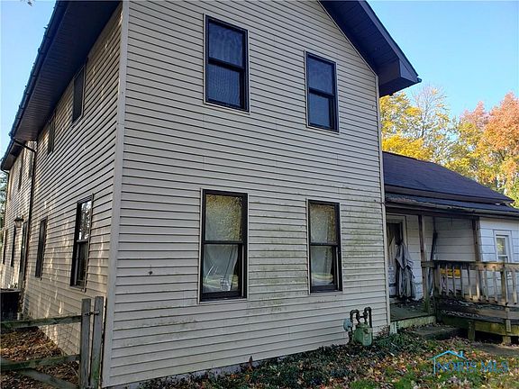 3rd image of 1225 S Railroad St