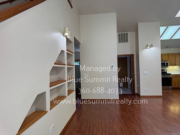 4th image of 1918 Mark St NE